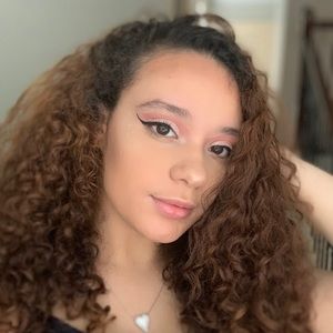 Meet your Posher, Ariana
